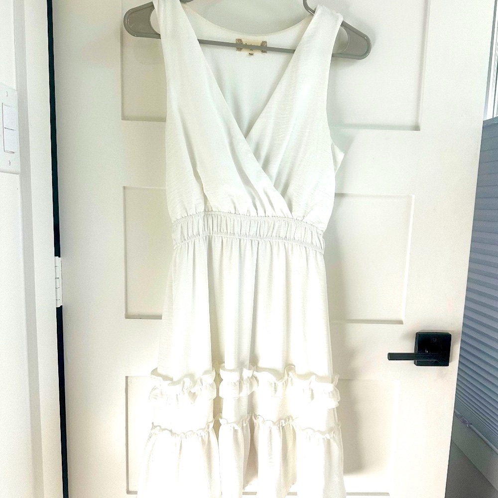 🤍Altar'd State V Neck White Dress, Size XS